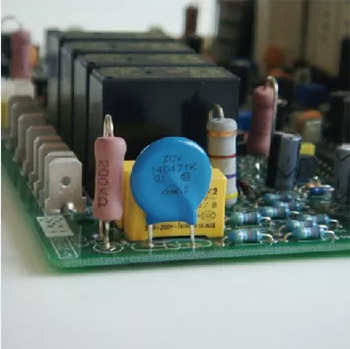 具雷擊保護